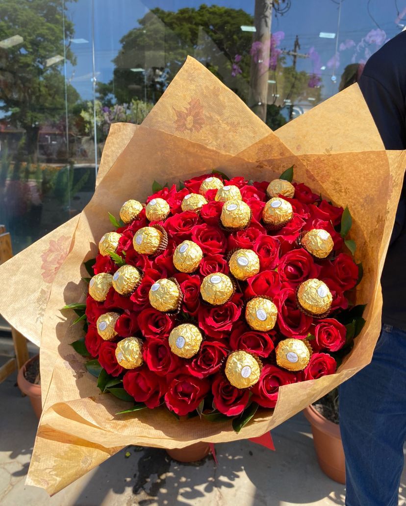 Rosas Vermelhas De Chocolate Buquê 3 Rosas Vermelhas E Caixa